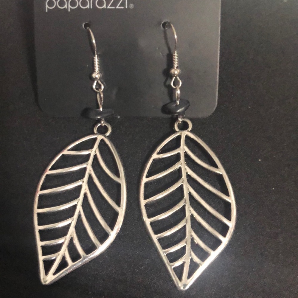 Earrings - Picture 4 of 8